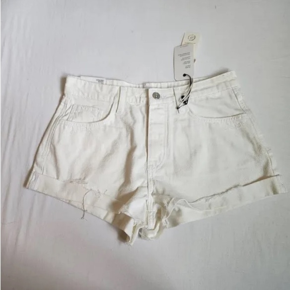 GUC forever 21 white concert shorts distressed size 25